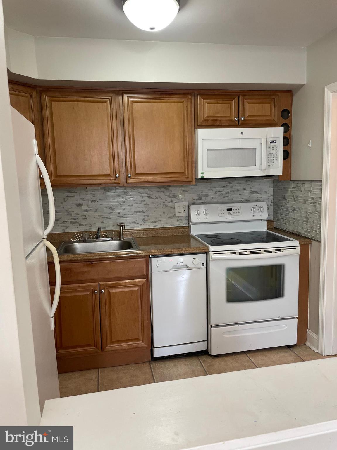 CIDER KNOLL - Residential Lease