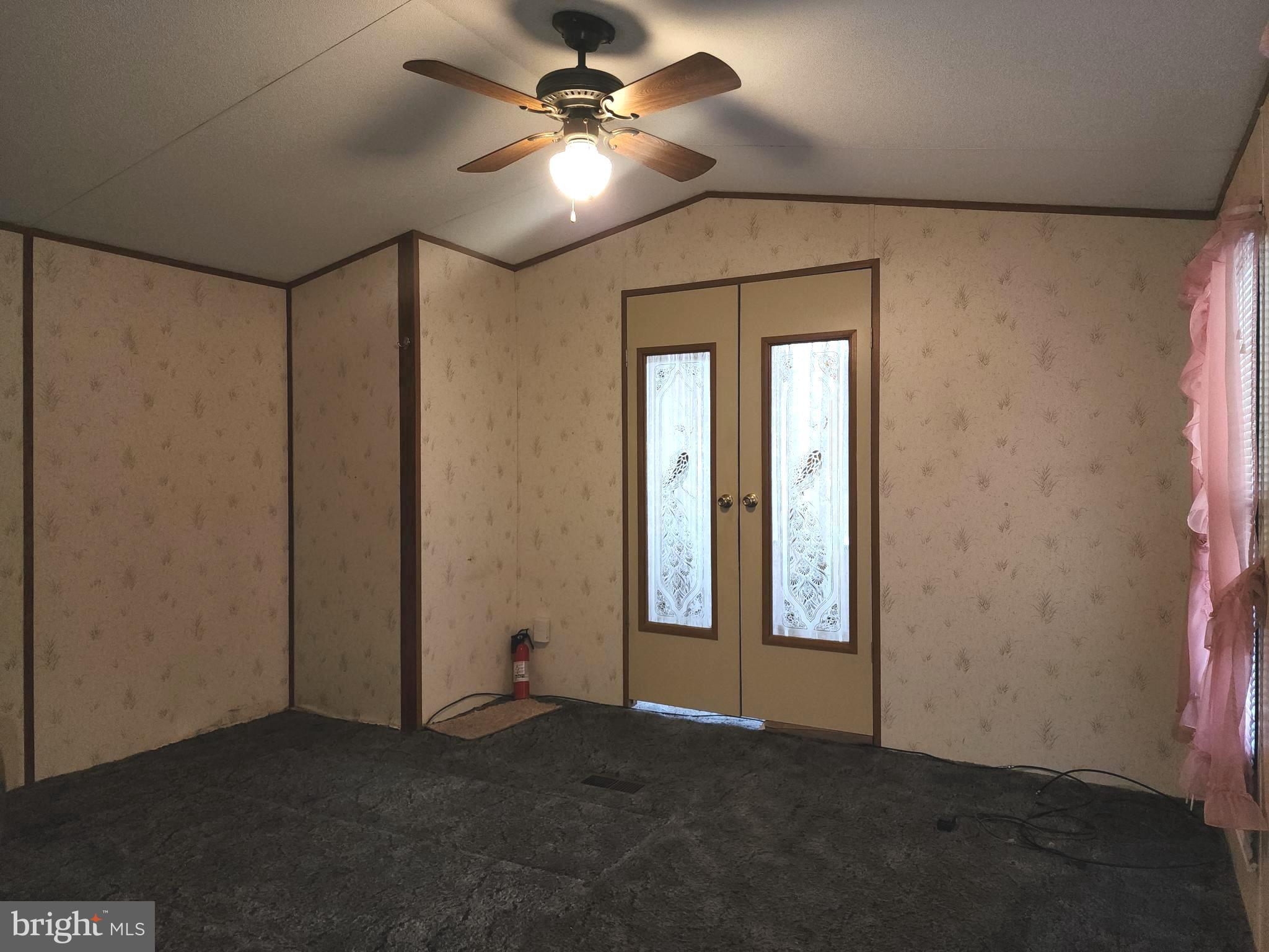 CLEVERSBURG - Residential