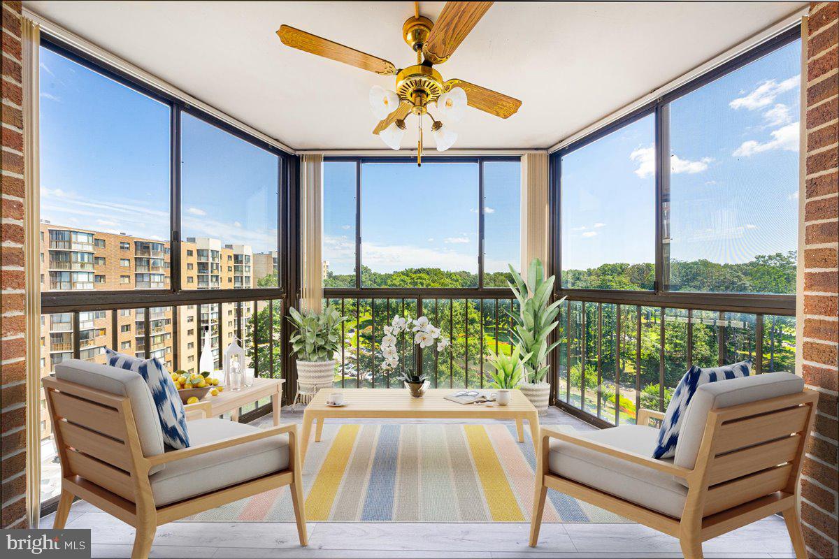 GREENS AT LEISURE WORLD - Residential