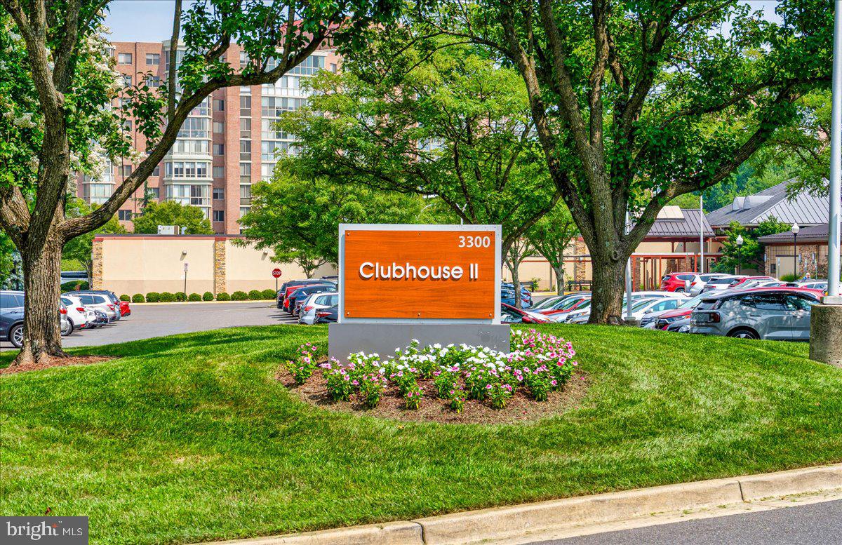 GREENS AT LEISURE WORLD - Residential