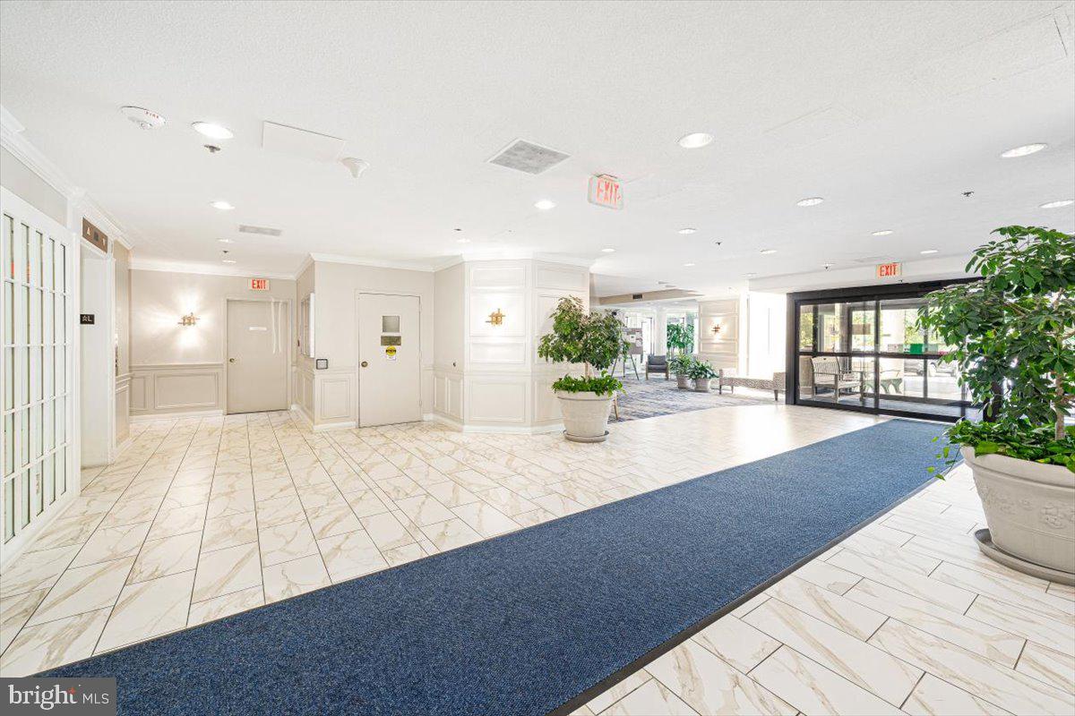 GREENS AT LEISURE WORLD - Residential