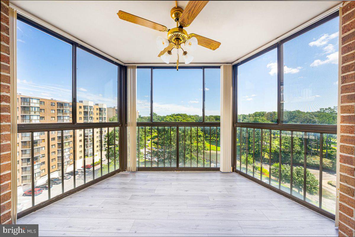 GREENS AT LEISURE WORLD - Residential