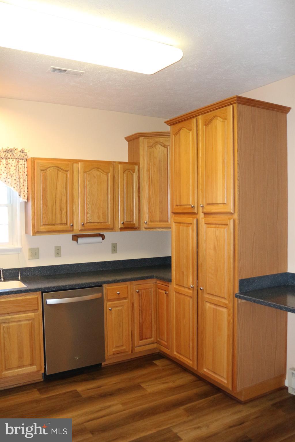 SUMMERLAND MANOR - Residential