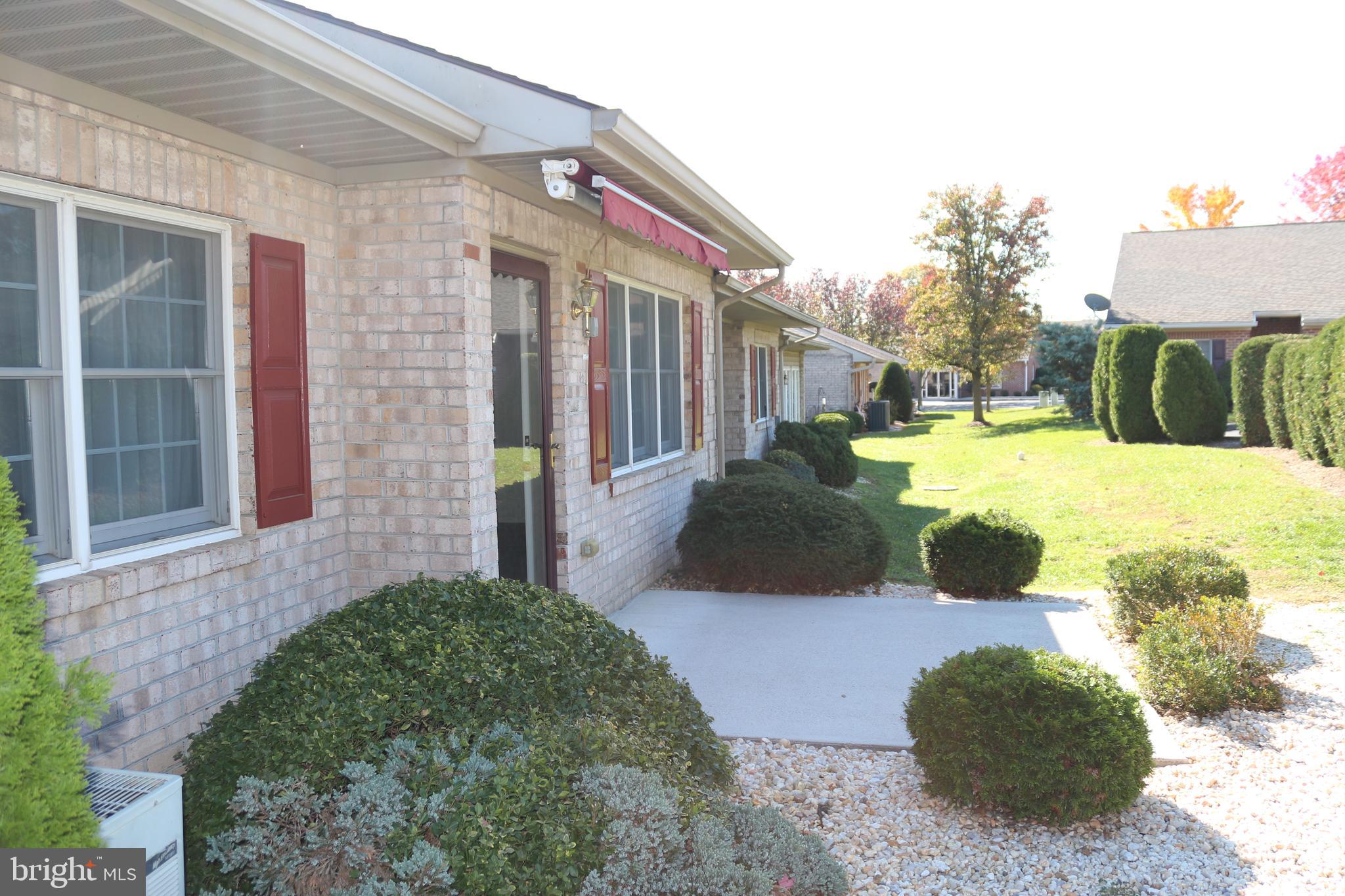 SUMMERLAND MANOR - Residential