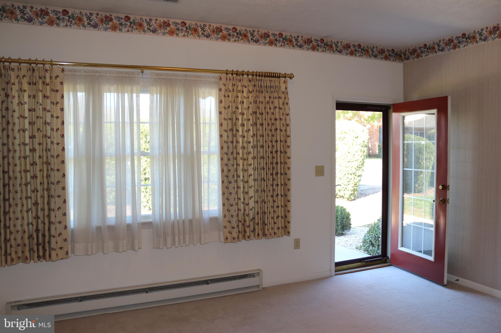 SUMMERLAND MANOR - Residential