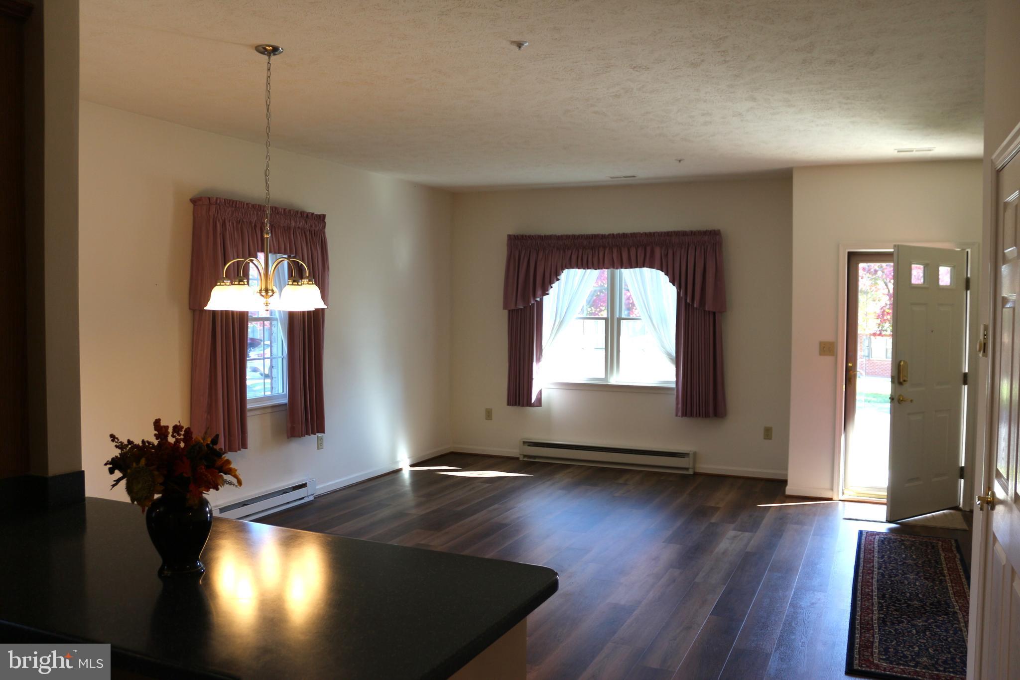 SUMMERLAND MANOR - Residential