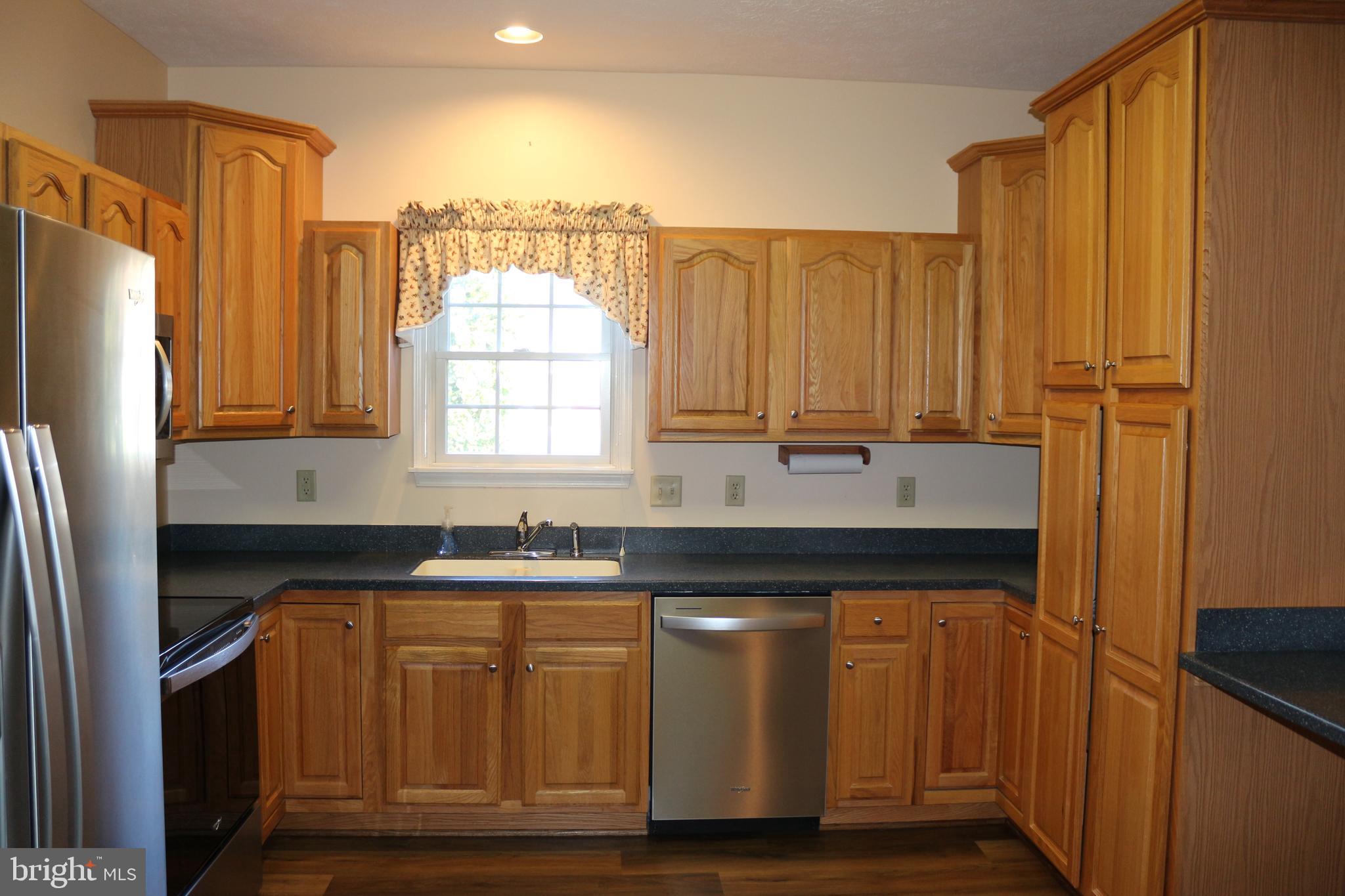 SUMMERLAND MANOR - Residential