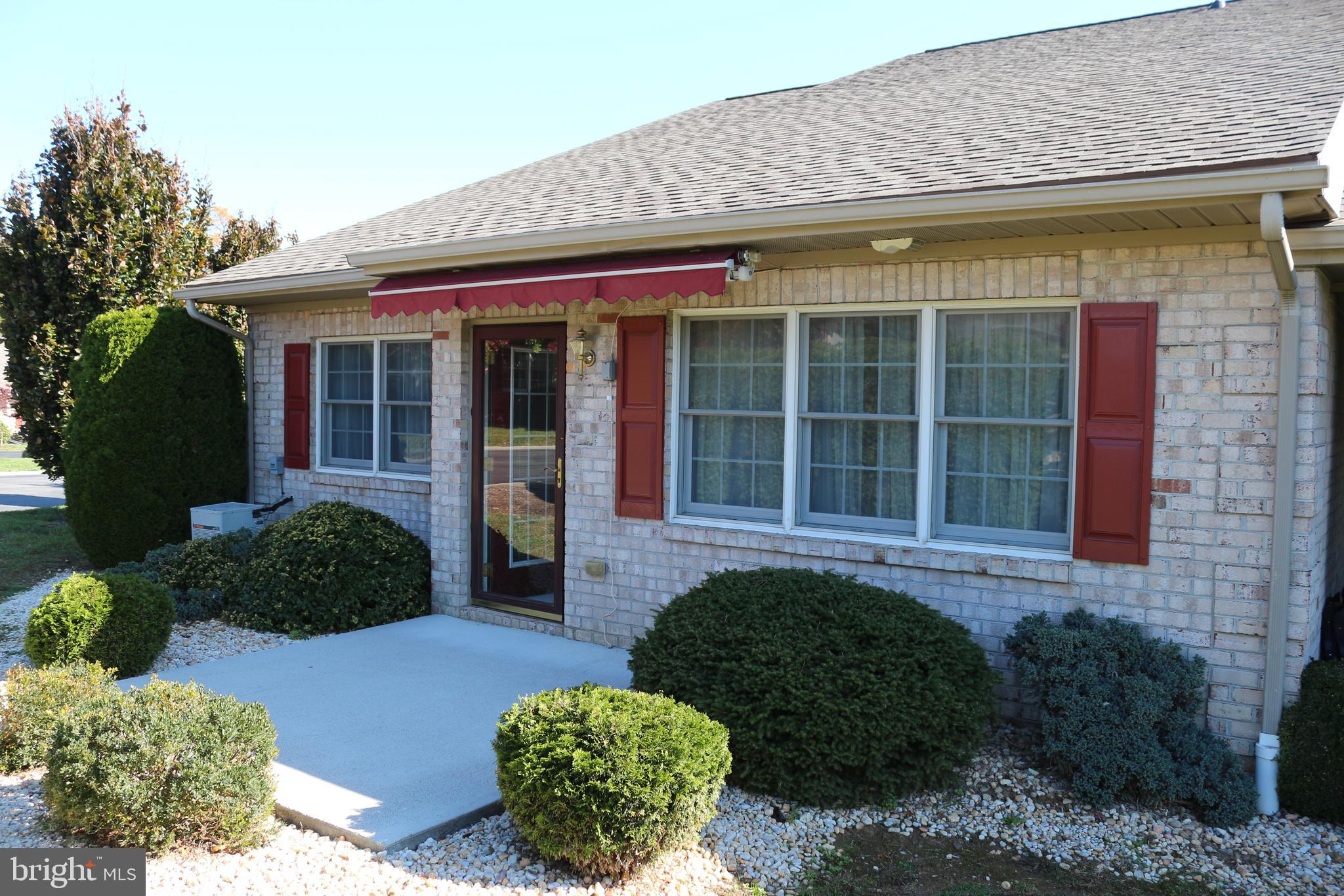 SUMMERLAND MANOR - Residential