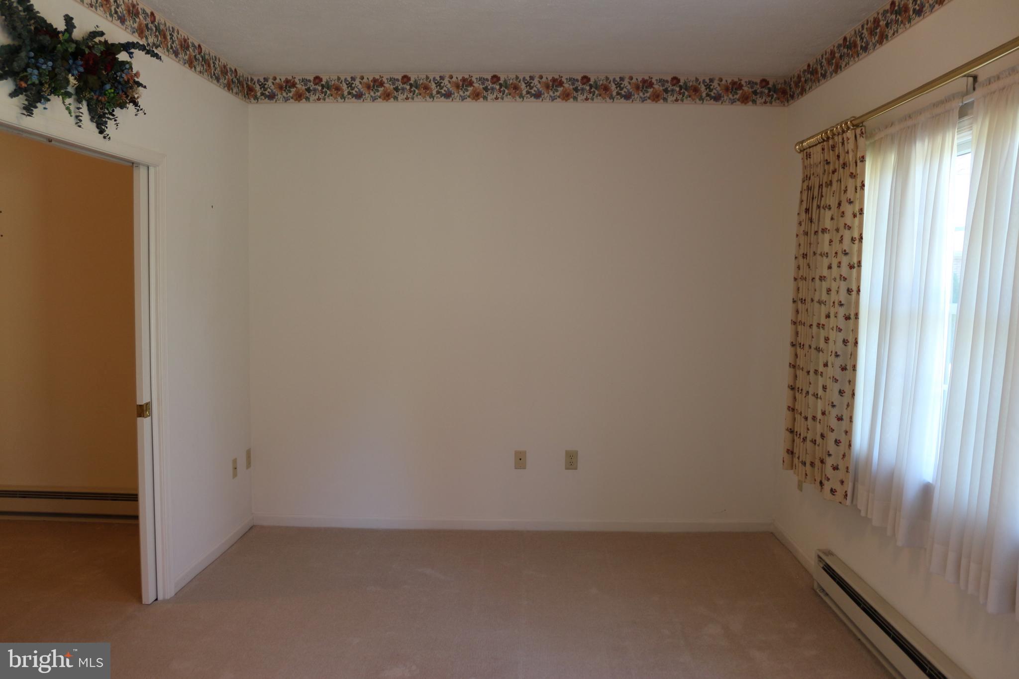 SUMMERLAND MANOR - Residential