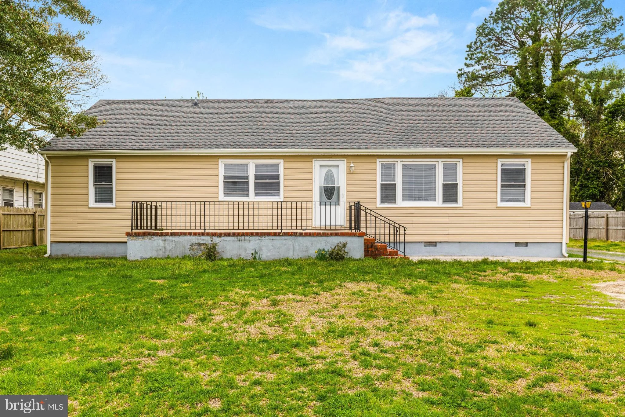 308 E Cedar Lane