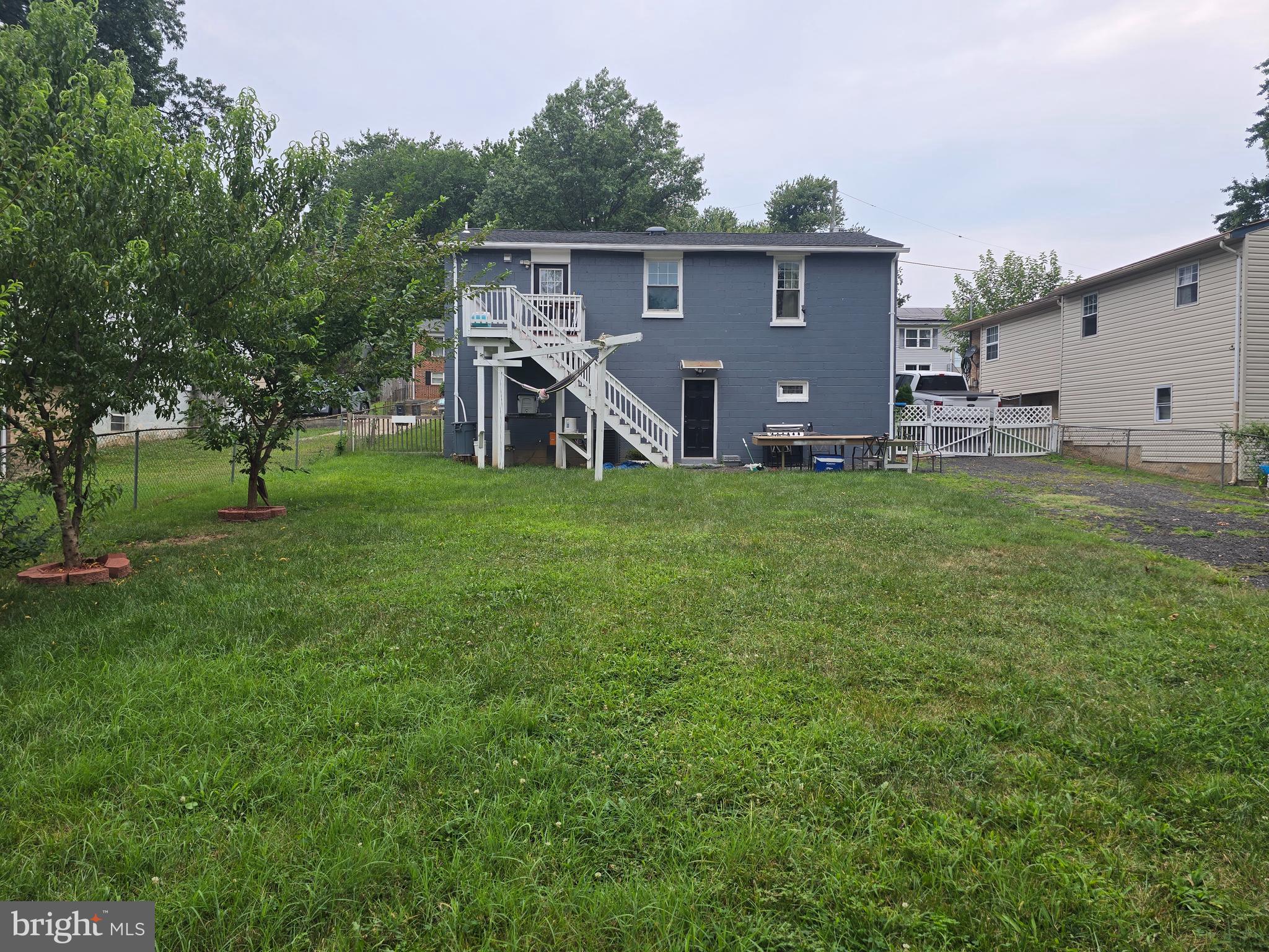 909 CYPRESSTREE PLACE