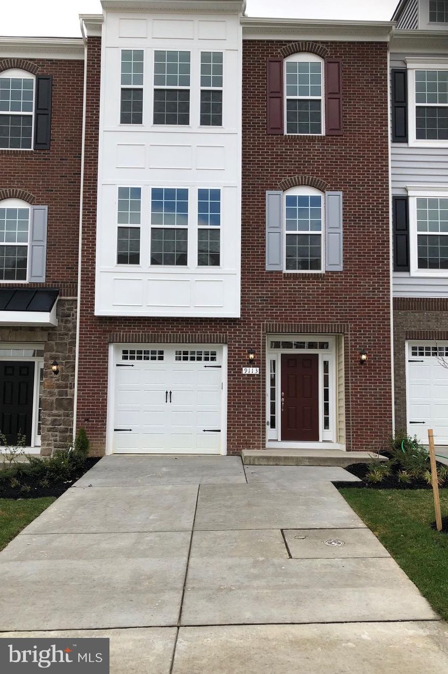 Don't miss  out on this beautiful home  with 4 bed room, 3 1/2  bath for rent. Modern  design  concept with open kitchen , stainless steel appliances, granite counter tops and  large Island.  Ample sunlight through out. Great community.   Clubhouse and recreation  center with swimming pool available.