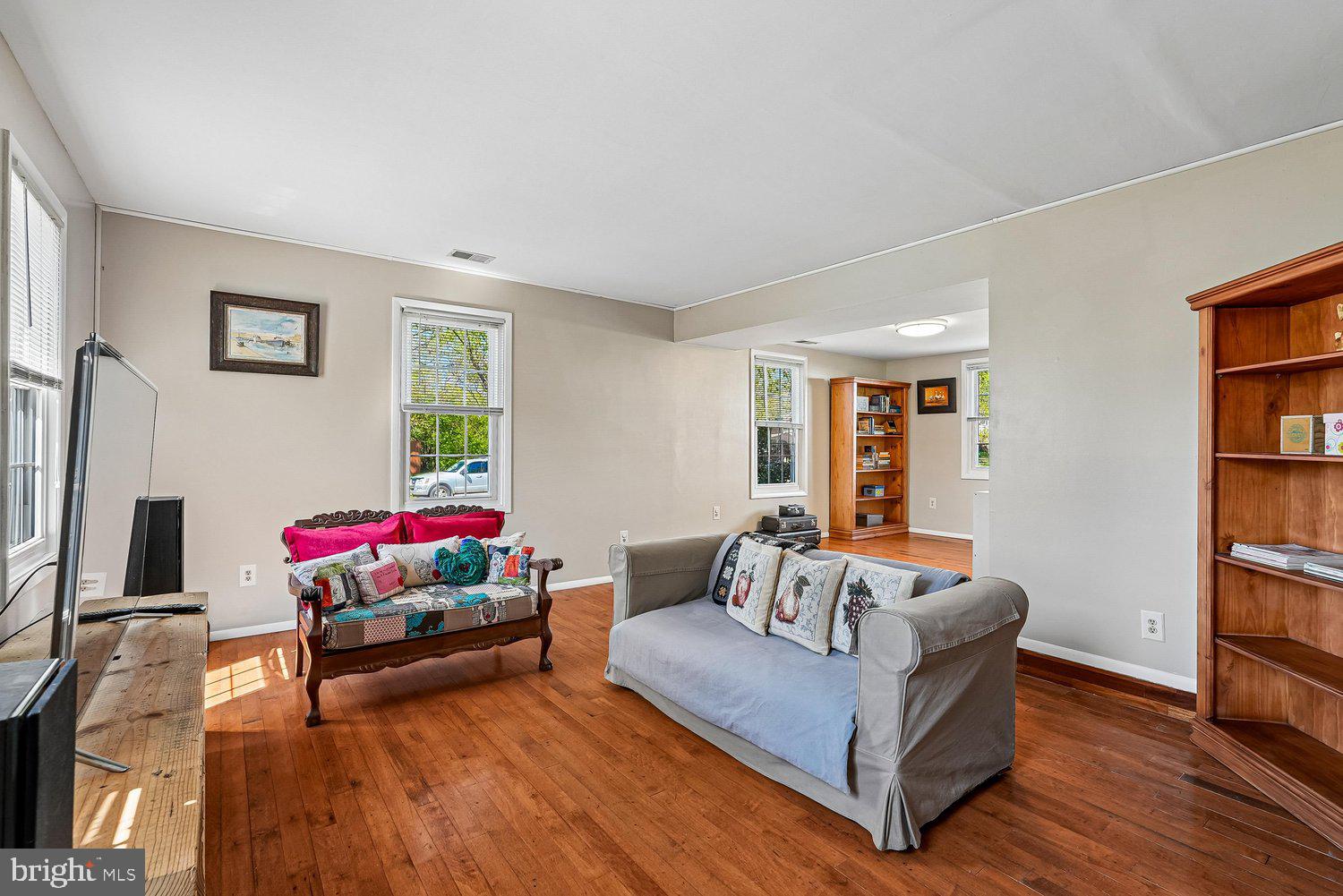 OAK TREE - Residential