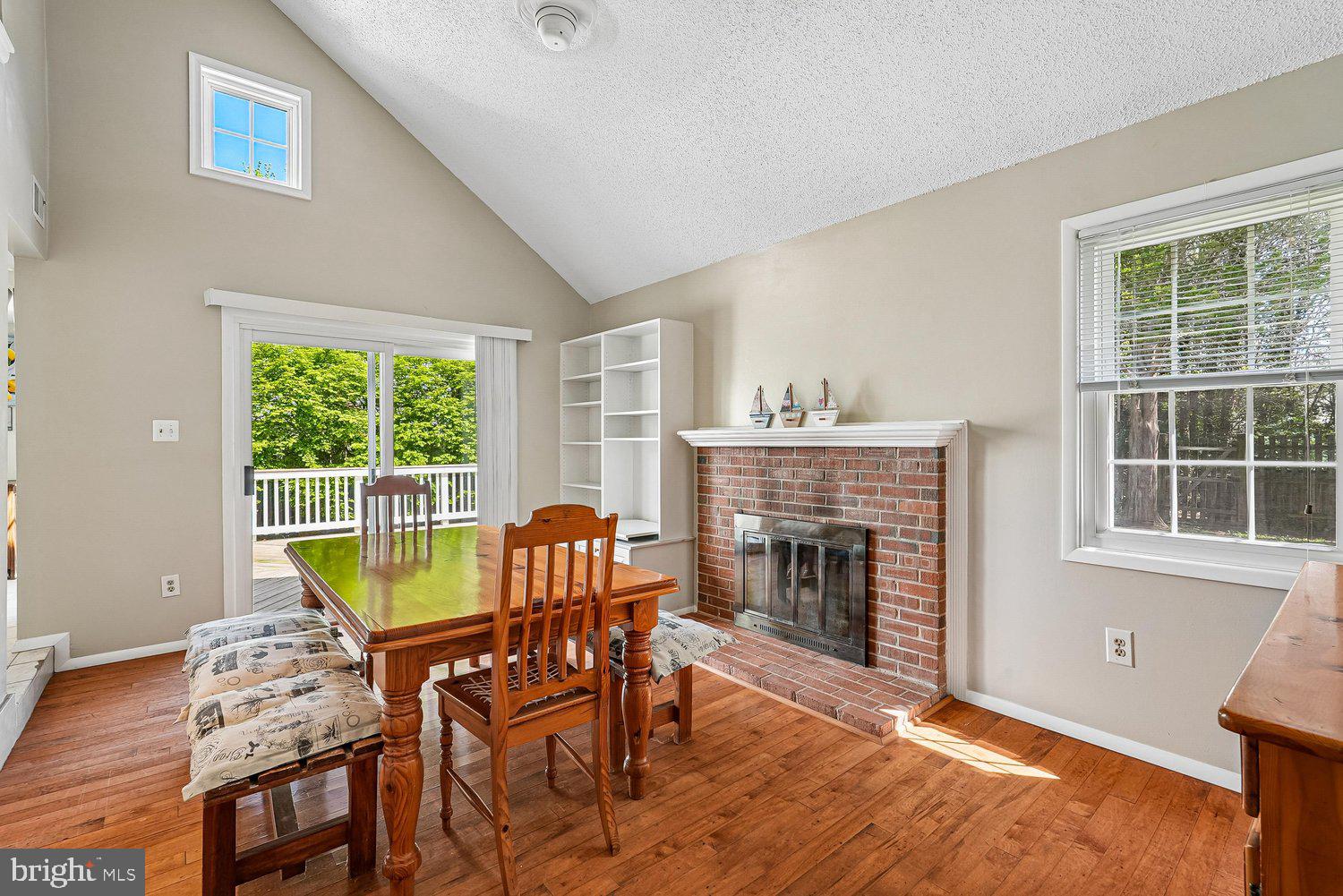 OAK TREE - Residential