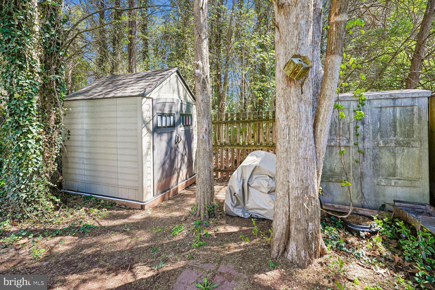 OAK TREE - Residential