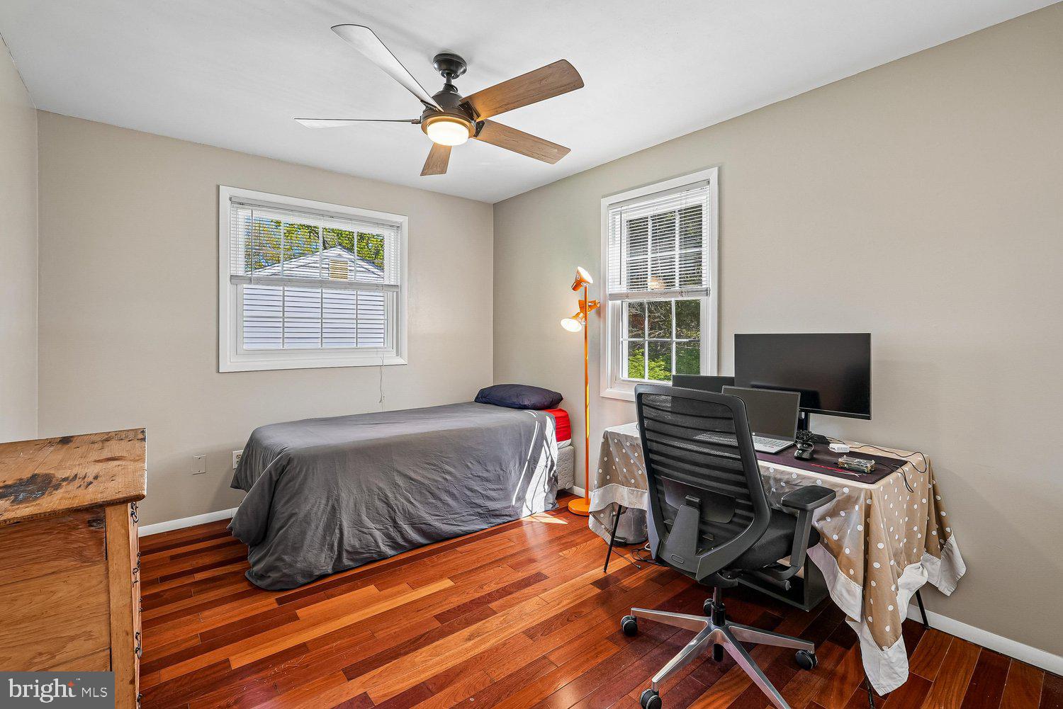 OAK TREE - Residential