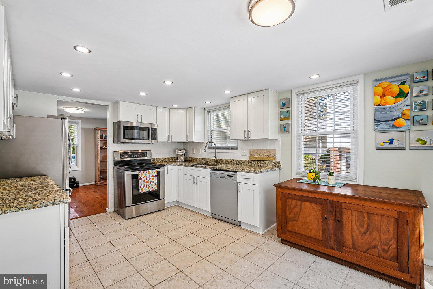 OAK TREE - Residential