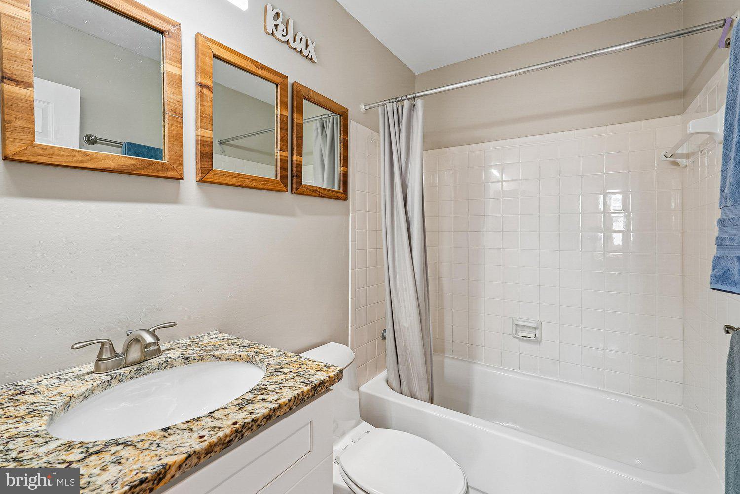 OAK TREE - Residential