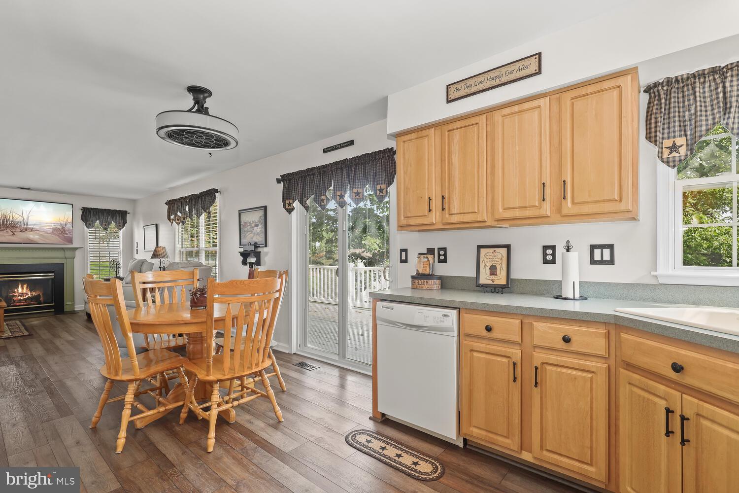 LONG BAR HARBOR - Residential