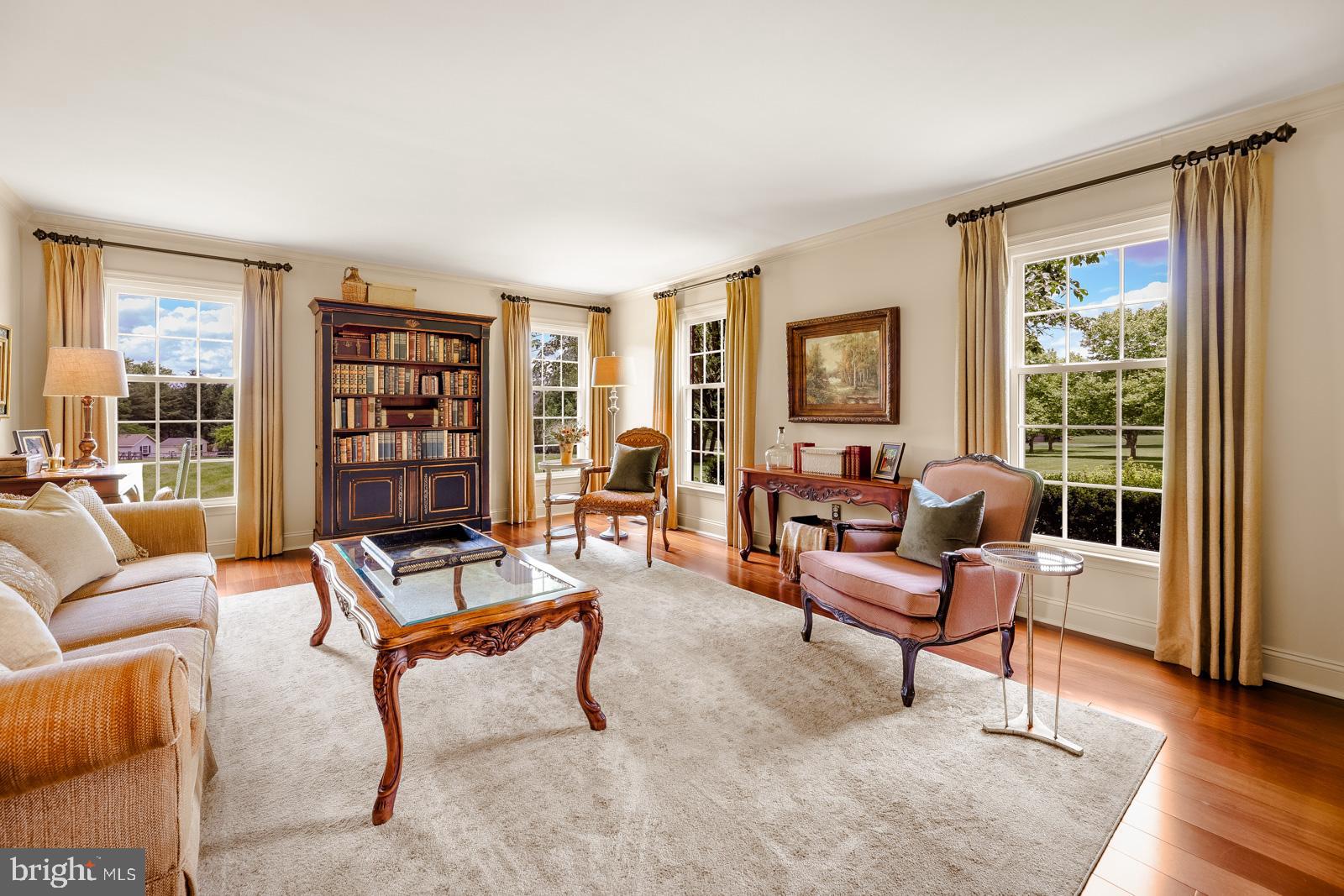 ROLLING COACH ESTS - Residential