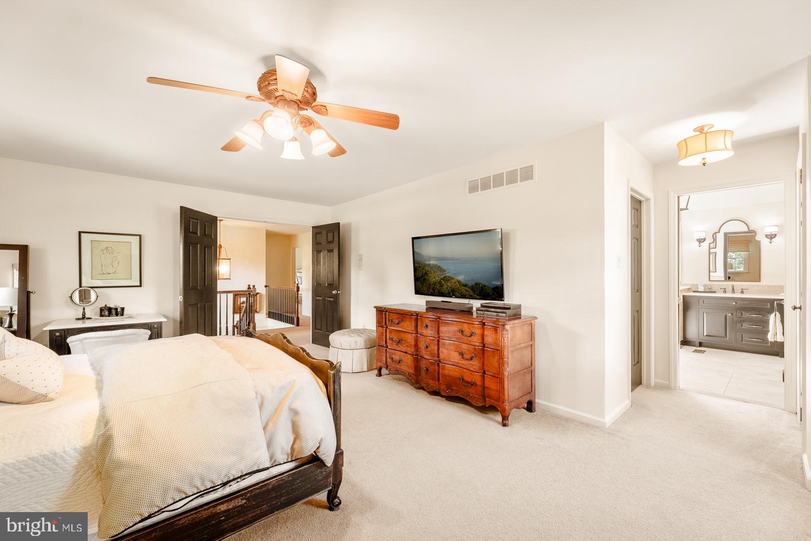 ROLLING COACH ESTS - Residential