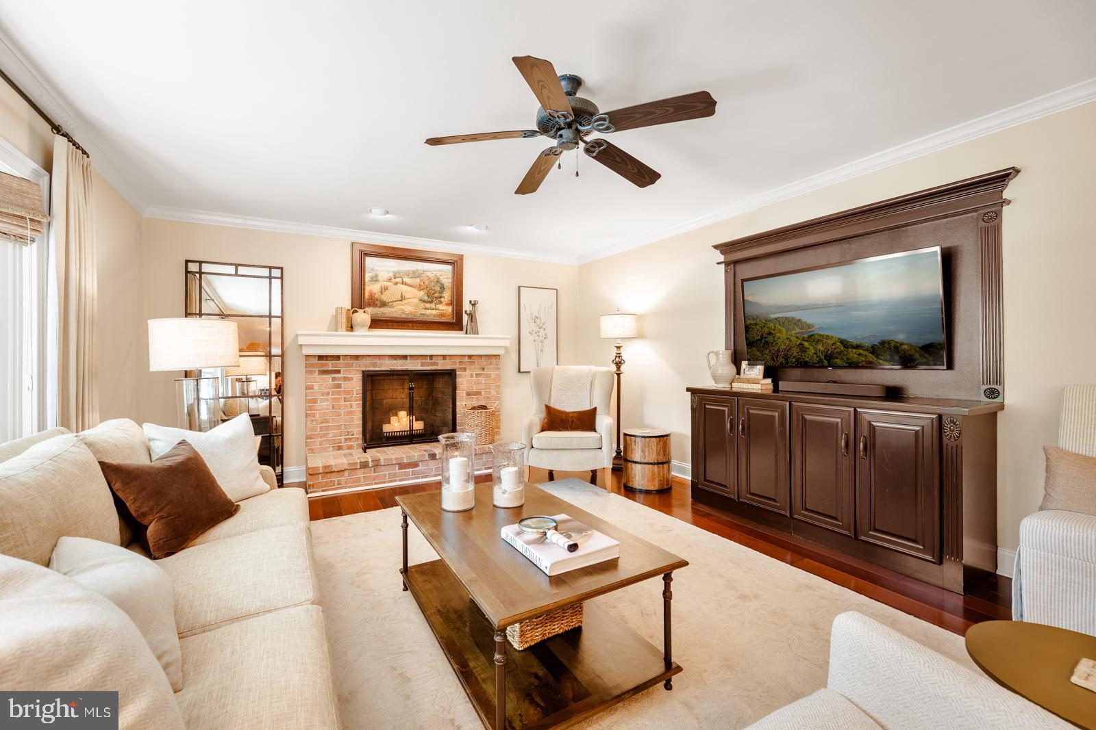 ROLLING COACH ESTS - Residential