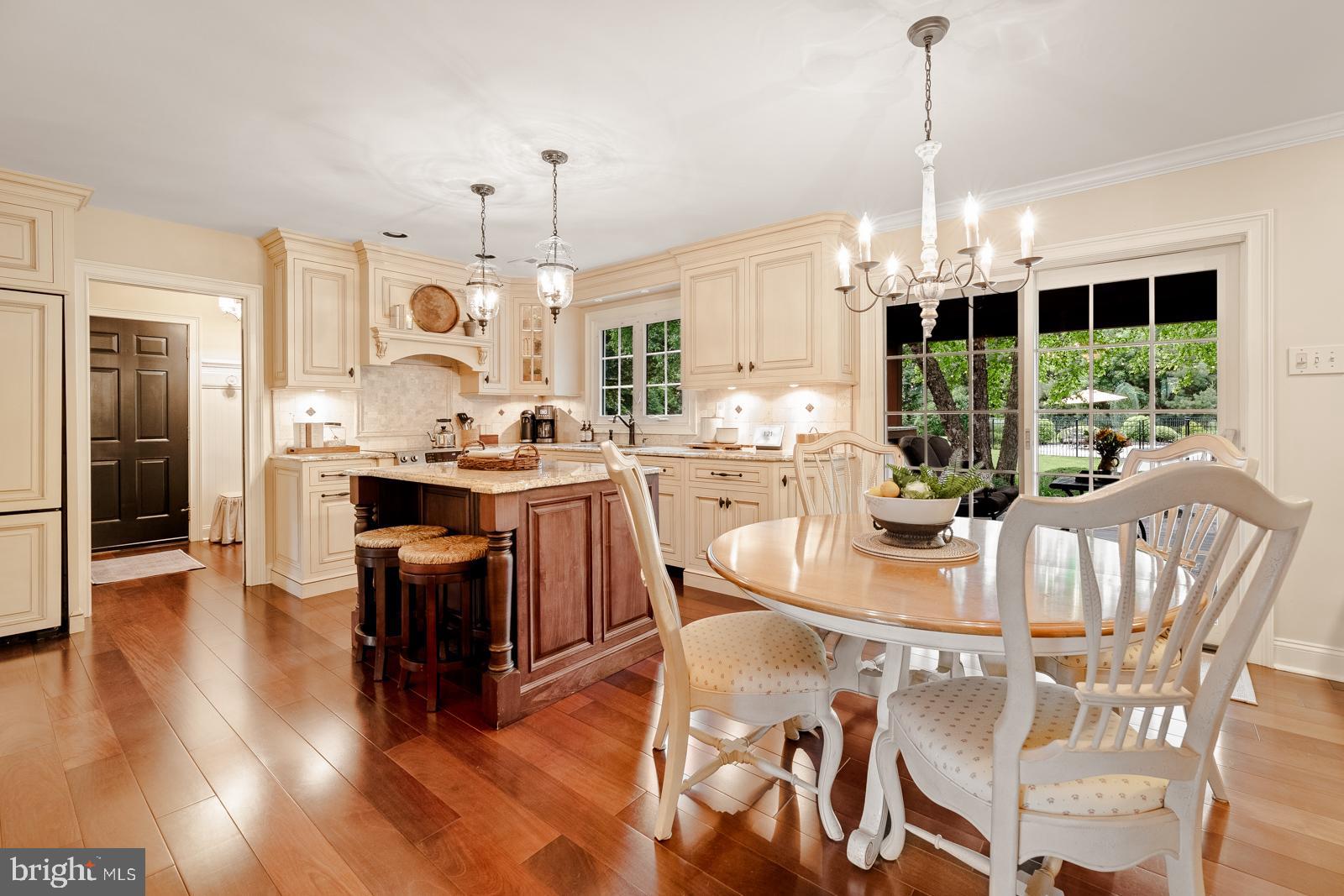 ROLLING COACH ESTS - Residential