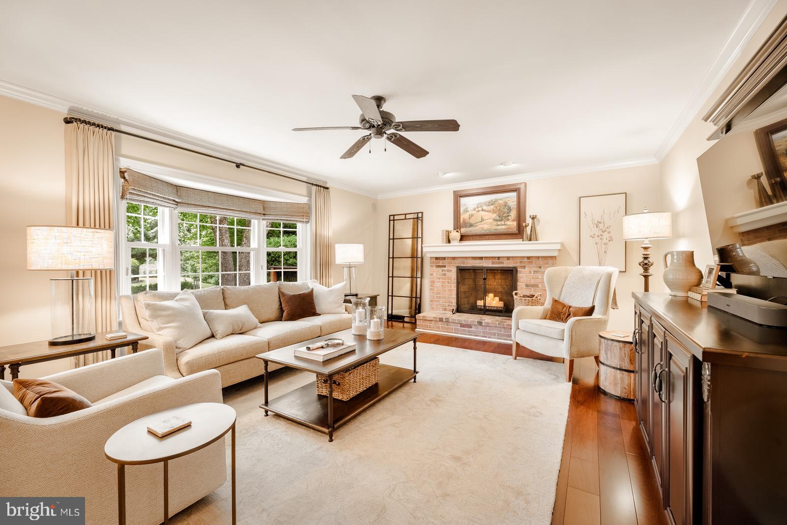 ROLLING COACH ESTS - Residential