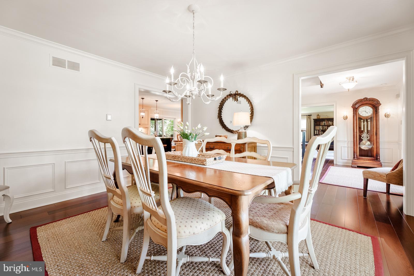 ROLLING COACH ESTS - Residential