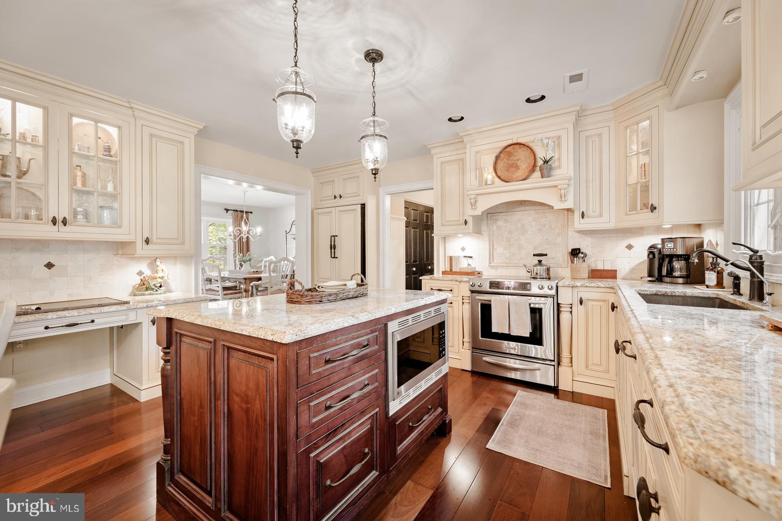 ROLLING COACH ESTS - Residential