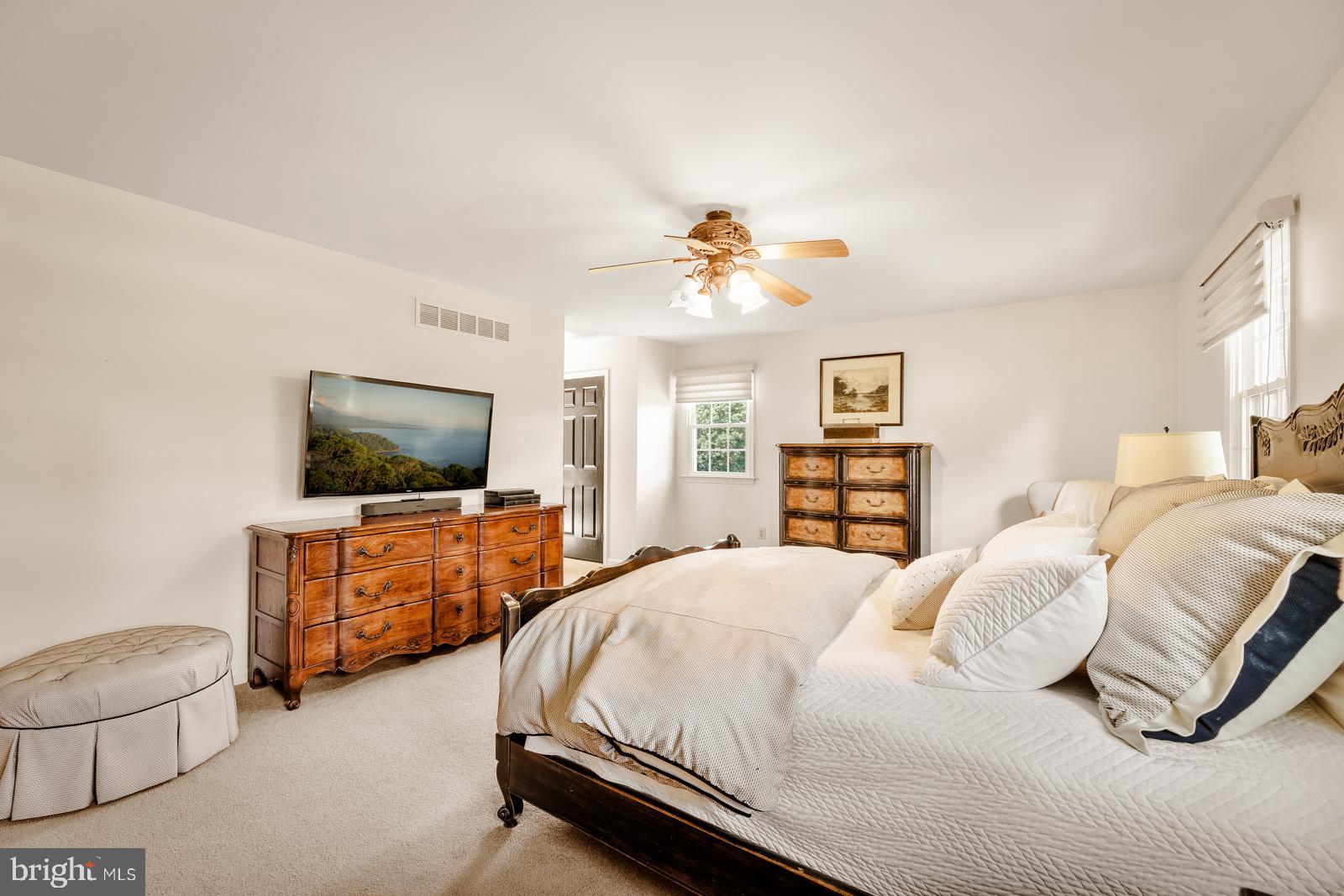 ROLLING COACH ESTS - Residential