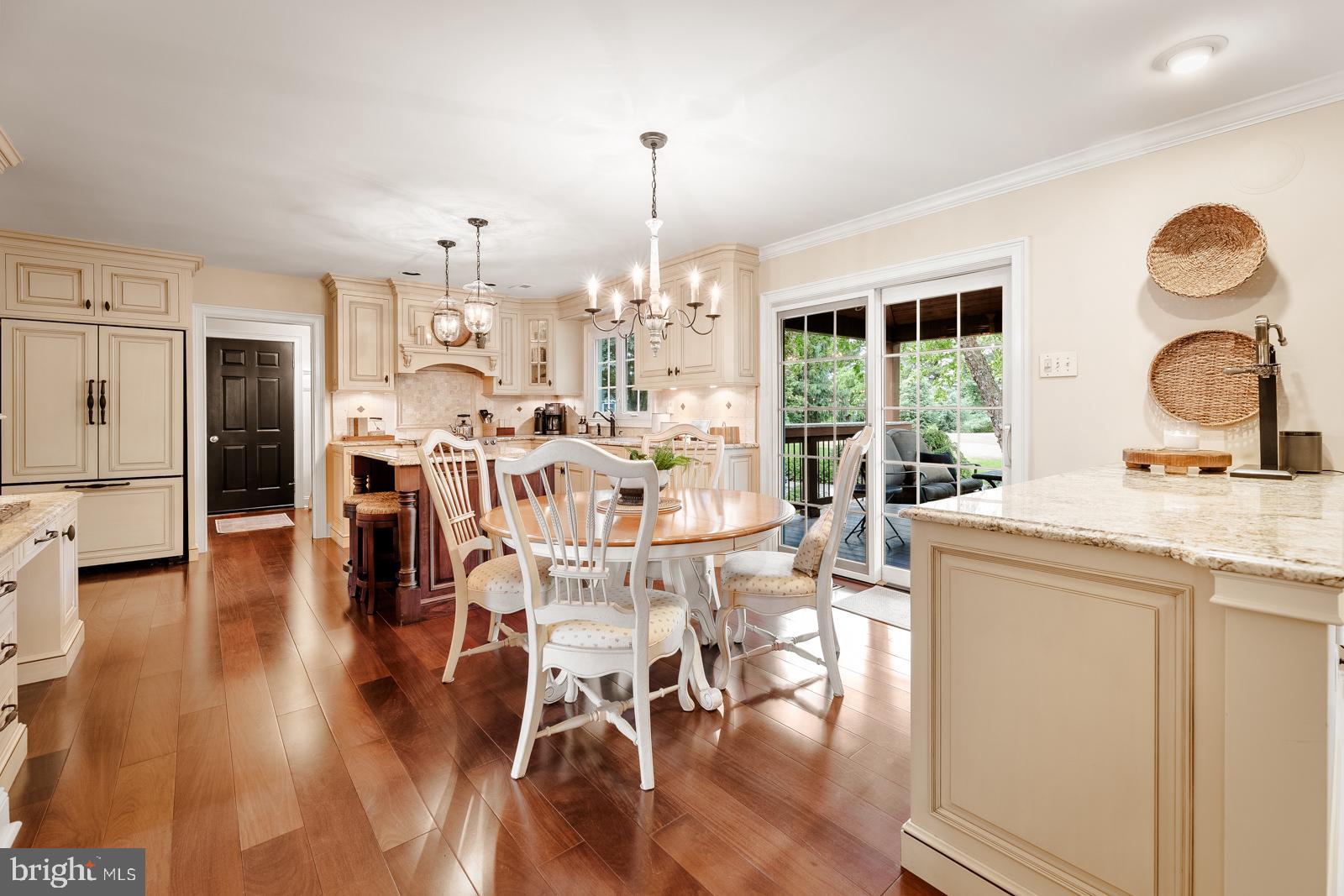 ROLLING COACH ESTS - Residential