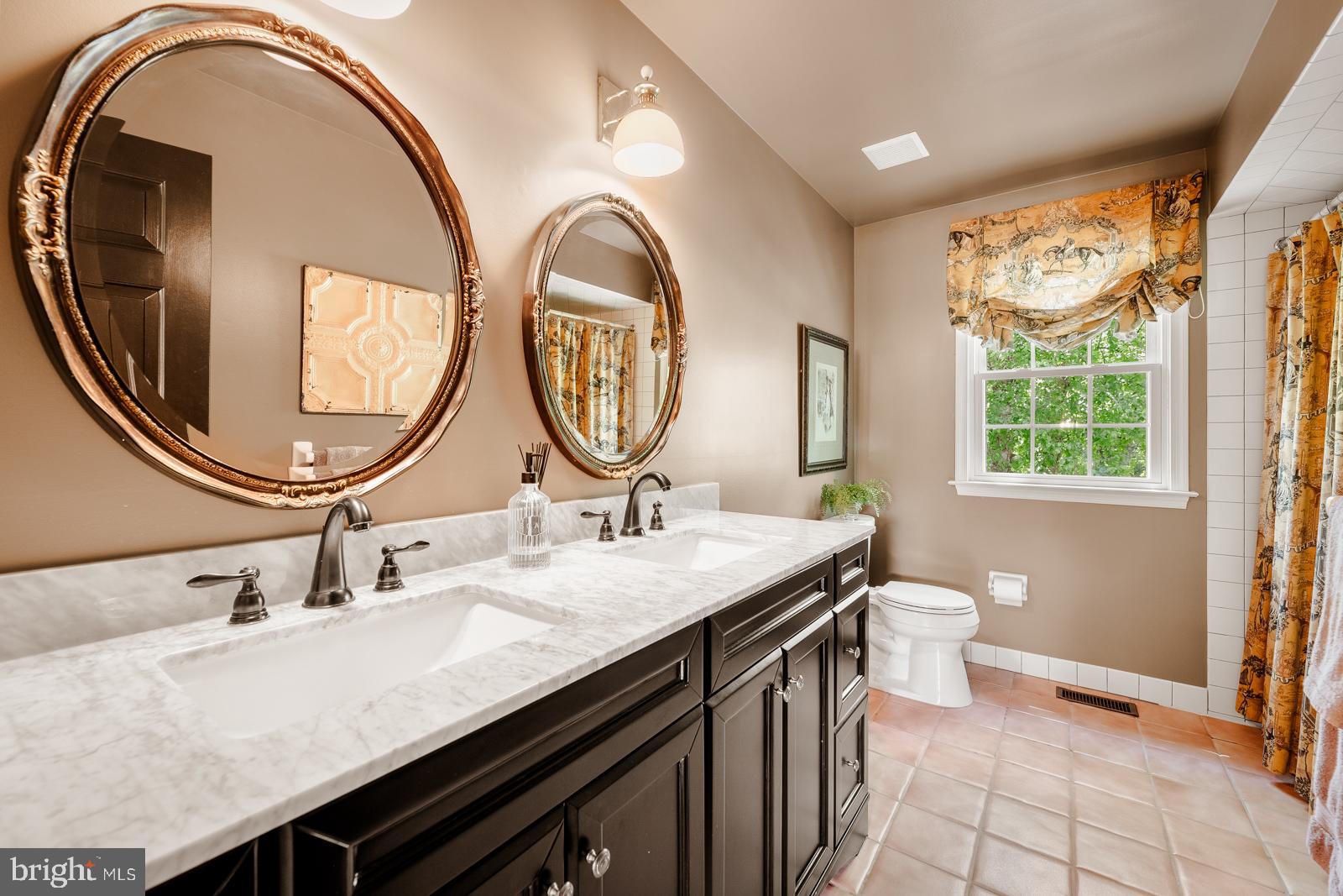 ROLLING COACH ESTS - Residential