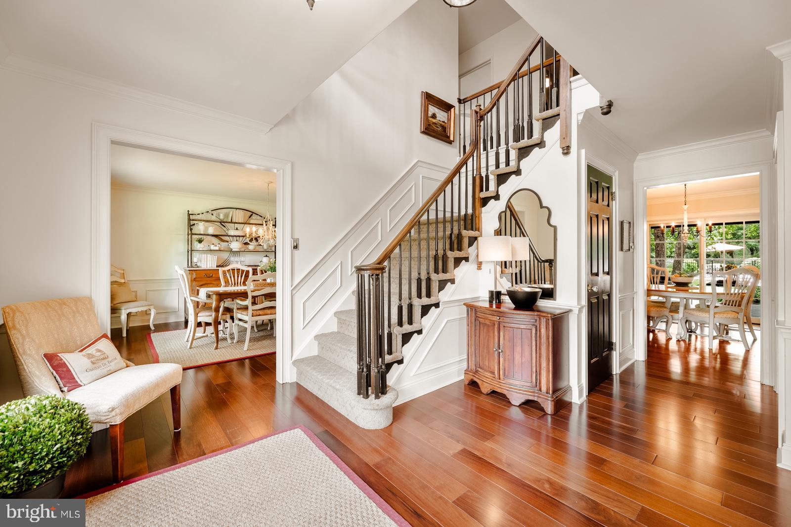 ROLLING COACH ESTS - Residential