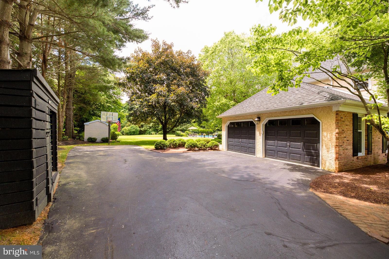 ROLLING COACH ESTS - Residential