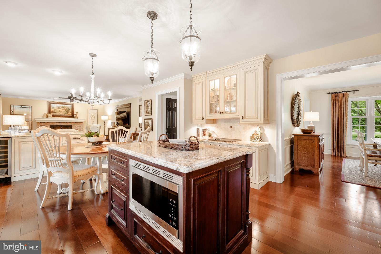 ROLLING COACH ESTS - Residential