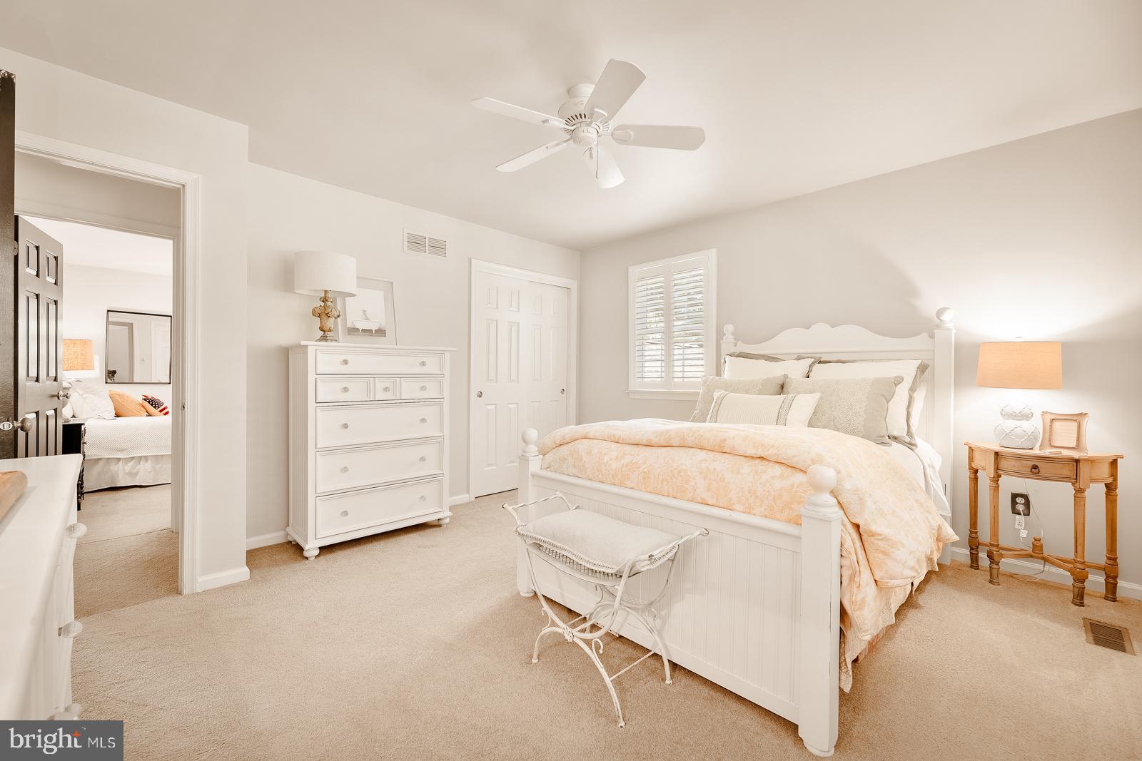 ROLLING COACH ESTS - Residential