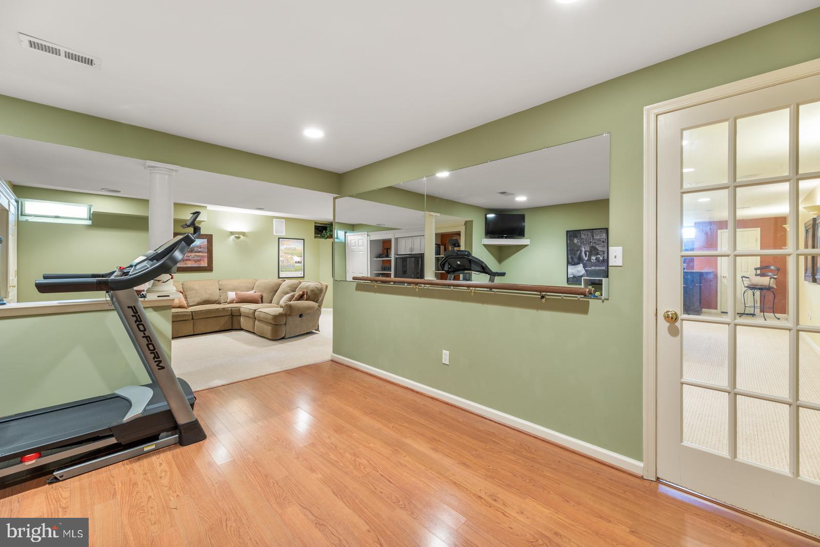 ROLLING COACH ESTS - Residential