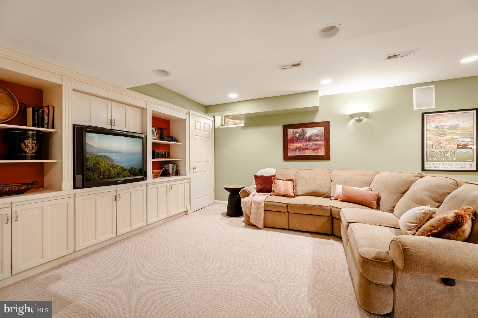 ROLLING COACH ESTS - Residential