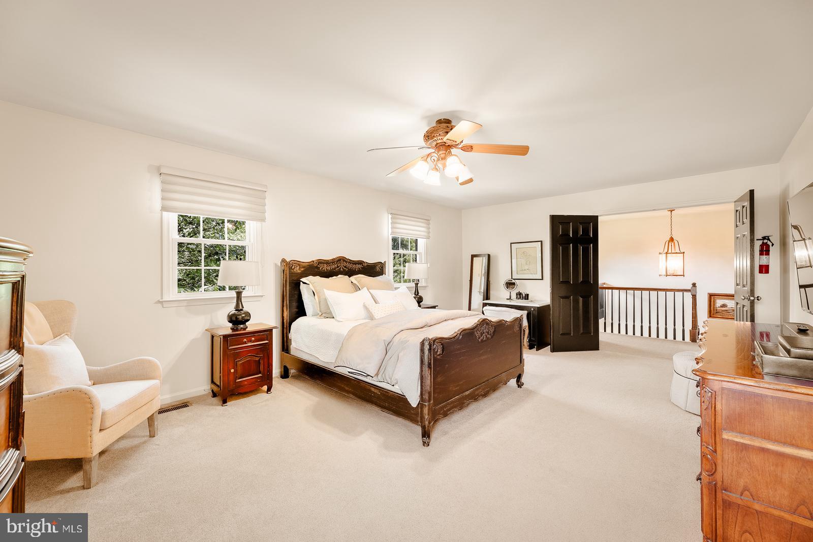 ROLLING COACH ESTS - Residential