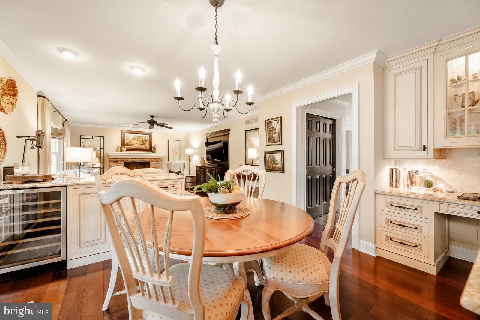 ROLLING COACH ESTS - Residential