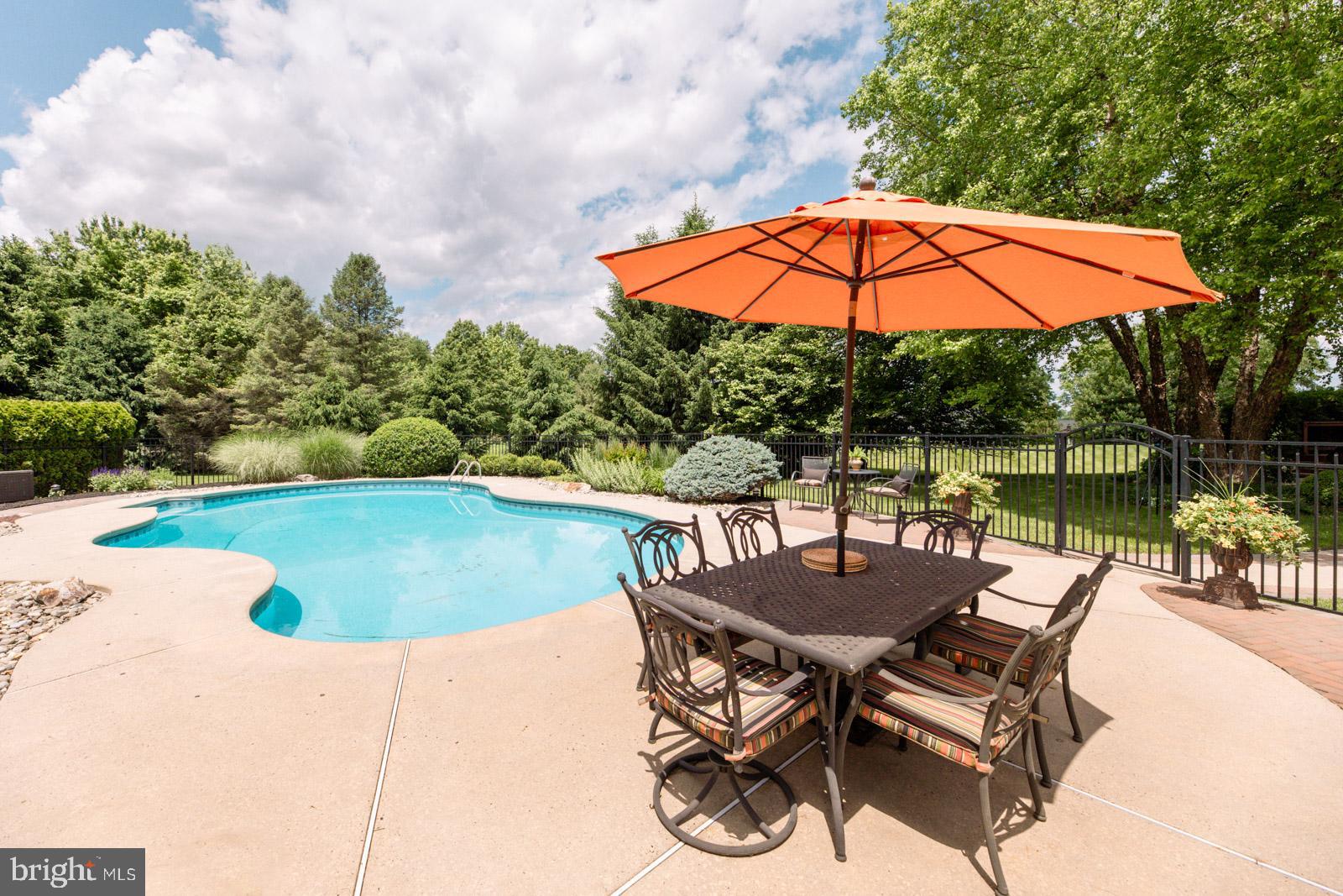 ROLLING COACH ESTS - Residential