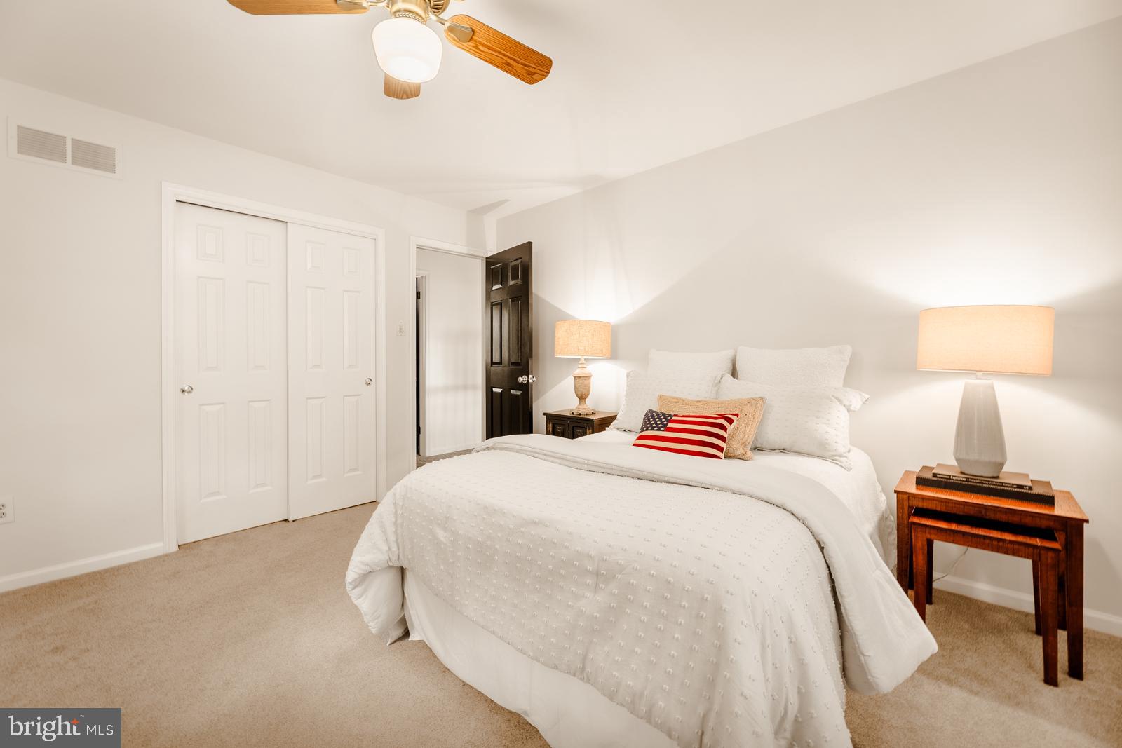 ROLLING COACH ESTS - Residential