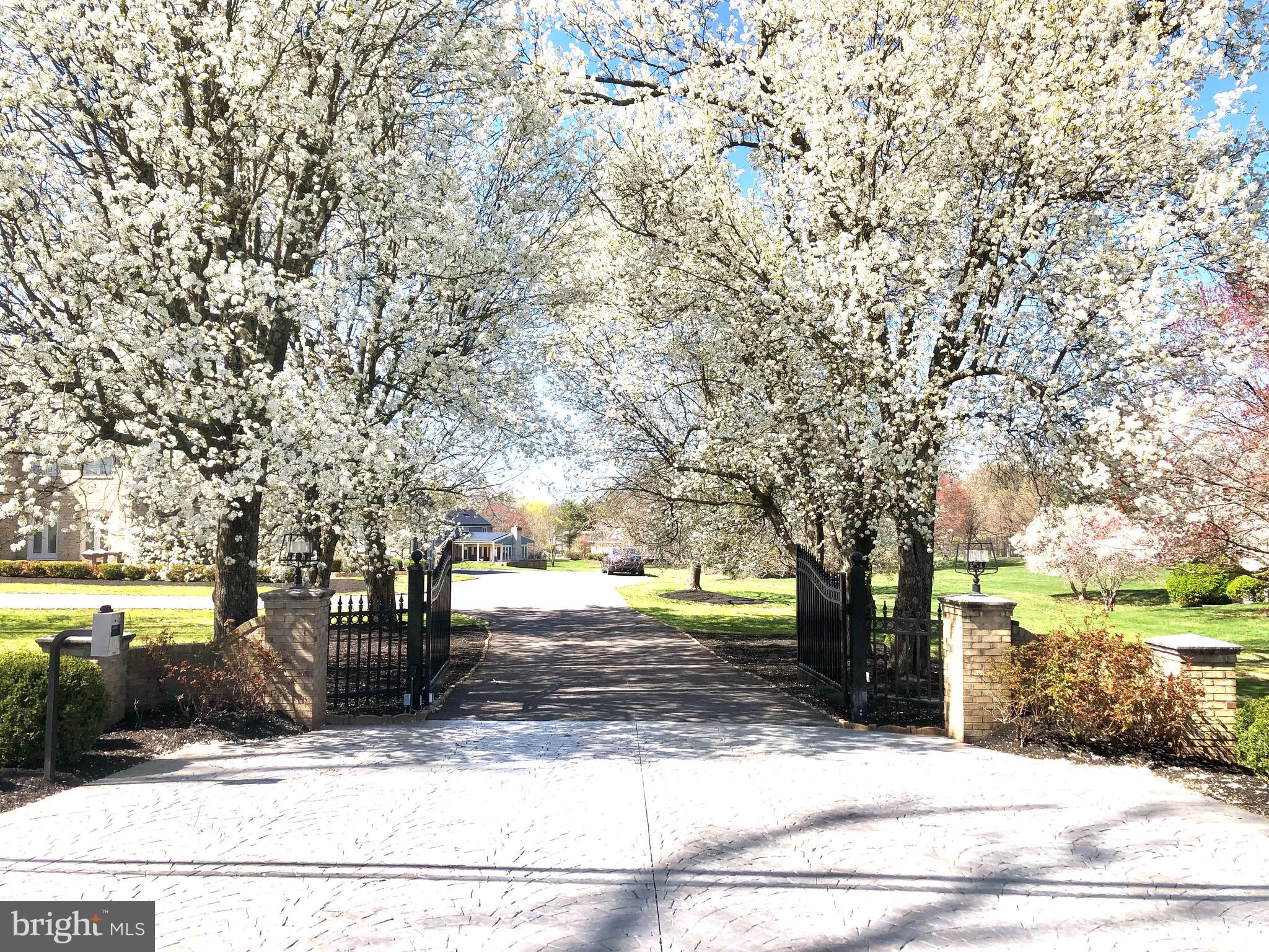 RIVER OAKS FARM - Residential