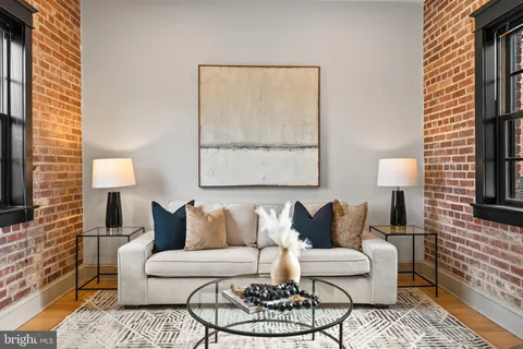 9071 Power House Road Unit 102, Lorton, VA MLS: VAFX2275324