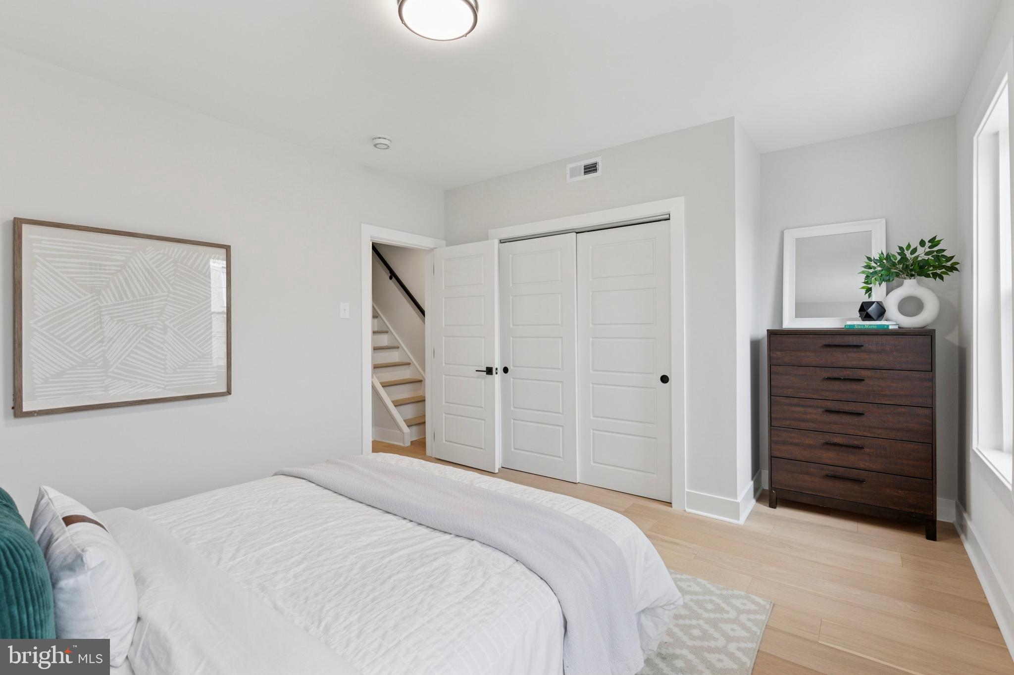 ROXBOROUGH - Residential