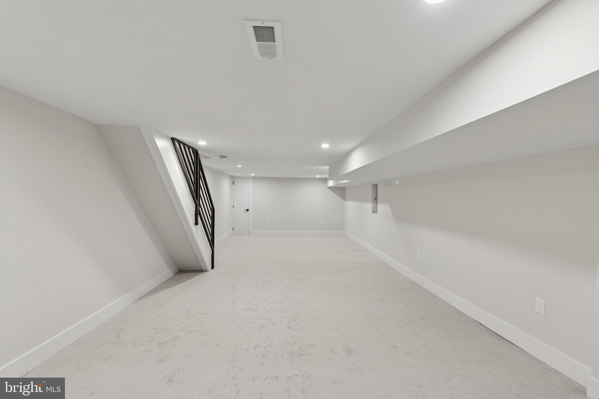 ROXBOROUGH - Residential