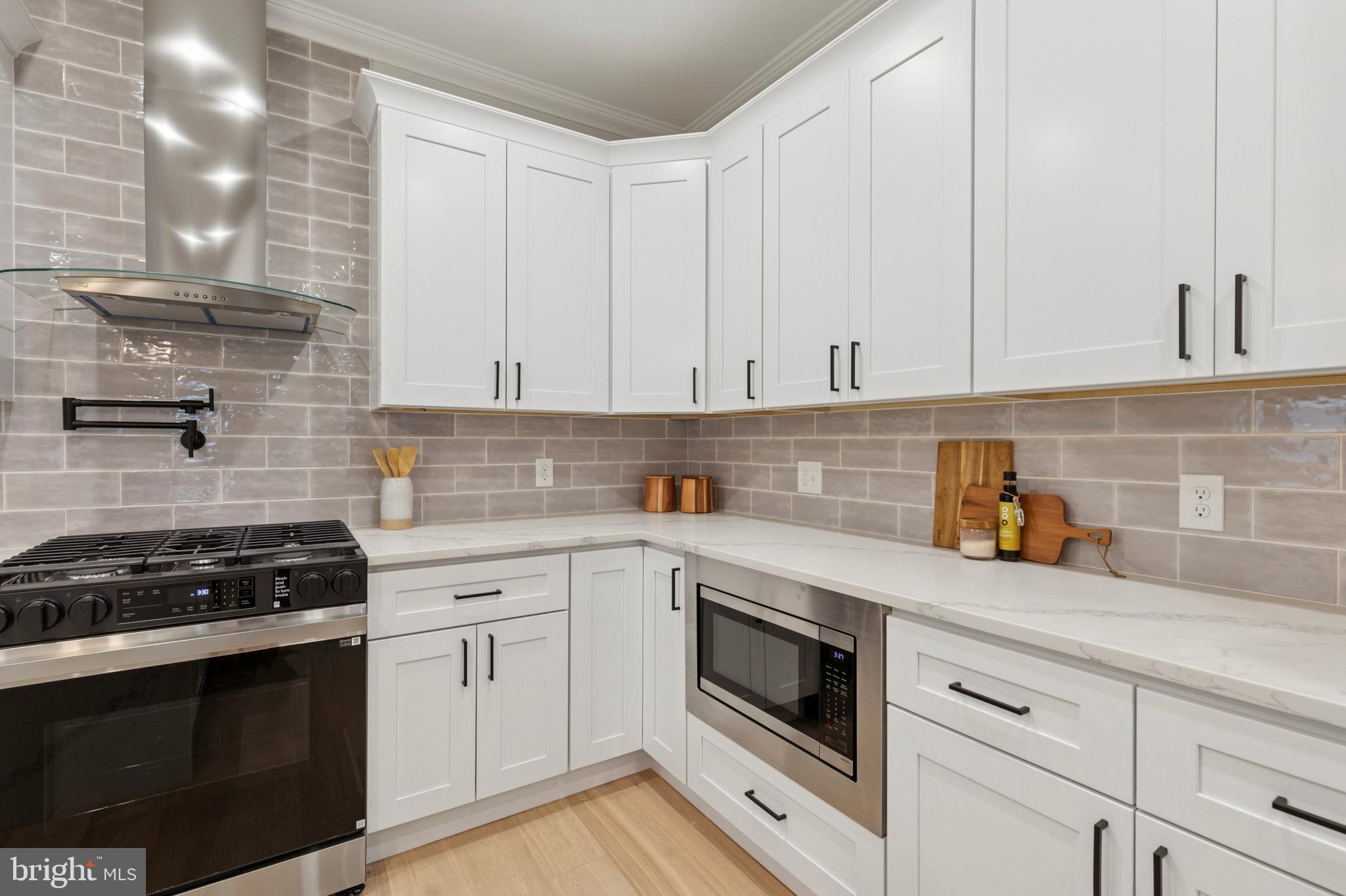 ROXBOROUGH - Residential