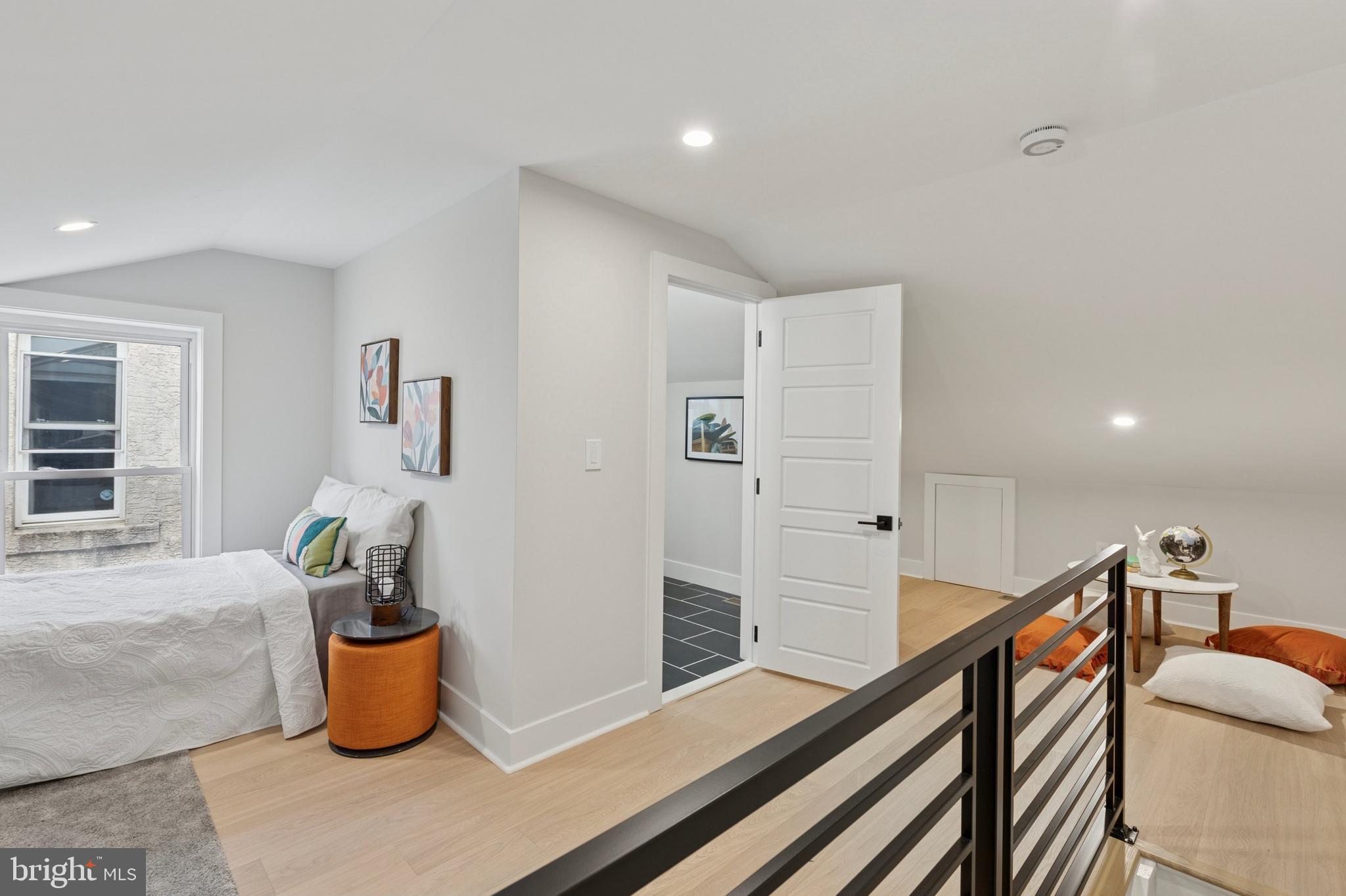 ROXBOROUGH - Residential