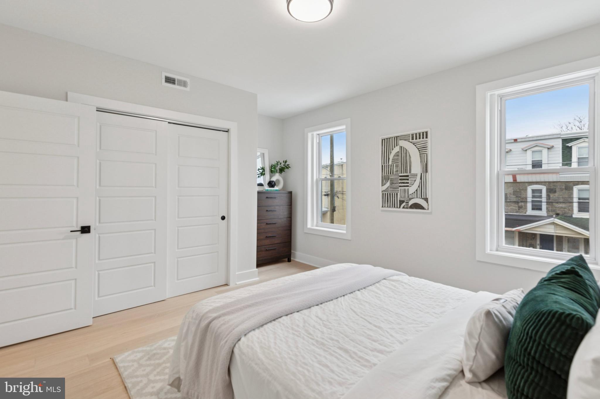 ROXBOROUGH - Residential